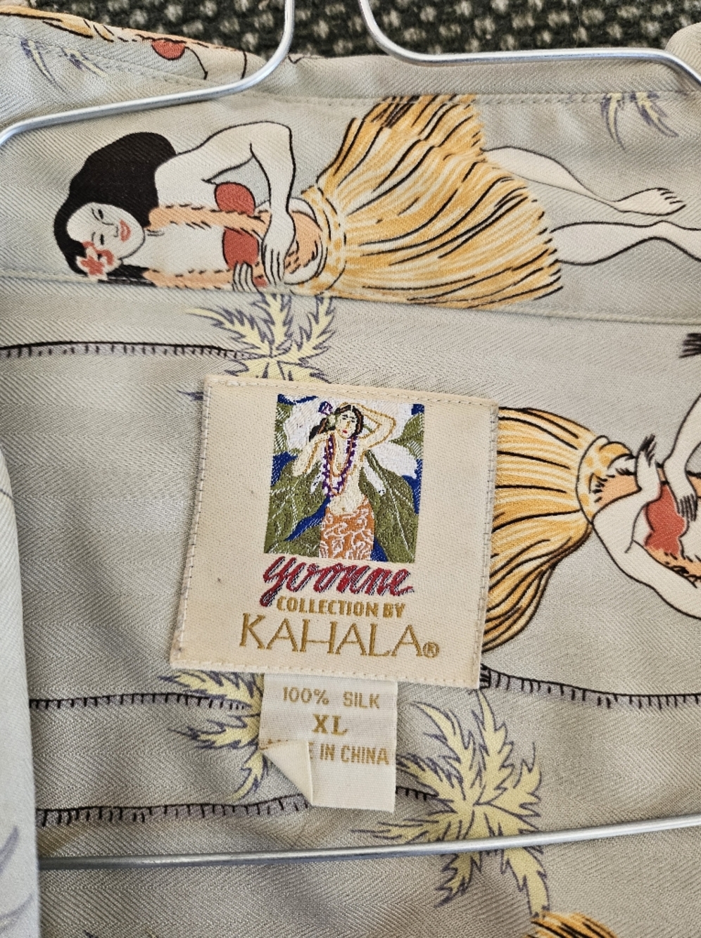 Kahala Silky Hawaiian Print Men's Shirt - Light Gray with Yellow Hula Motif (XL)